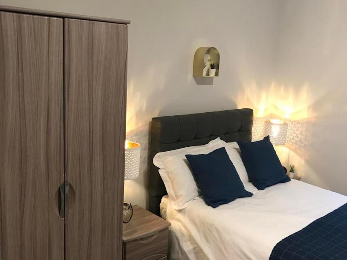 Serviced Appartment 1 Helena 雷丁 外观 照片