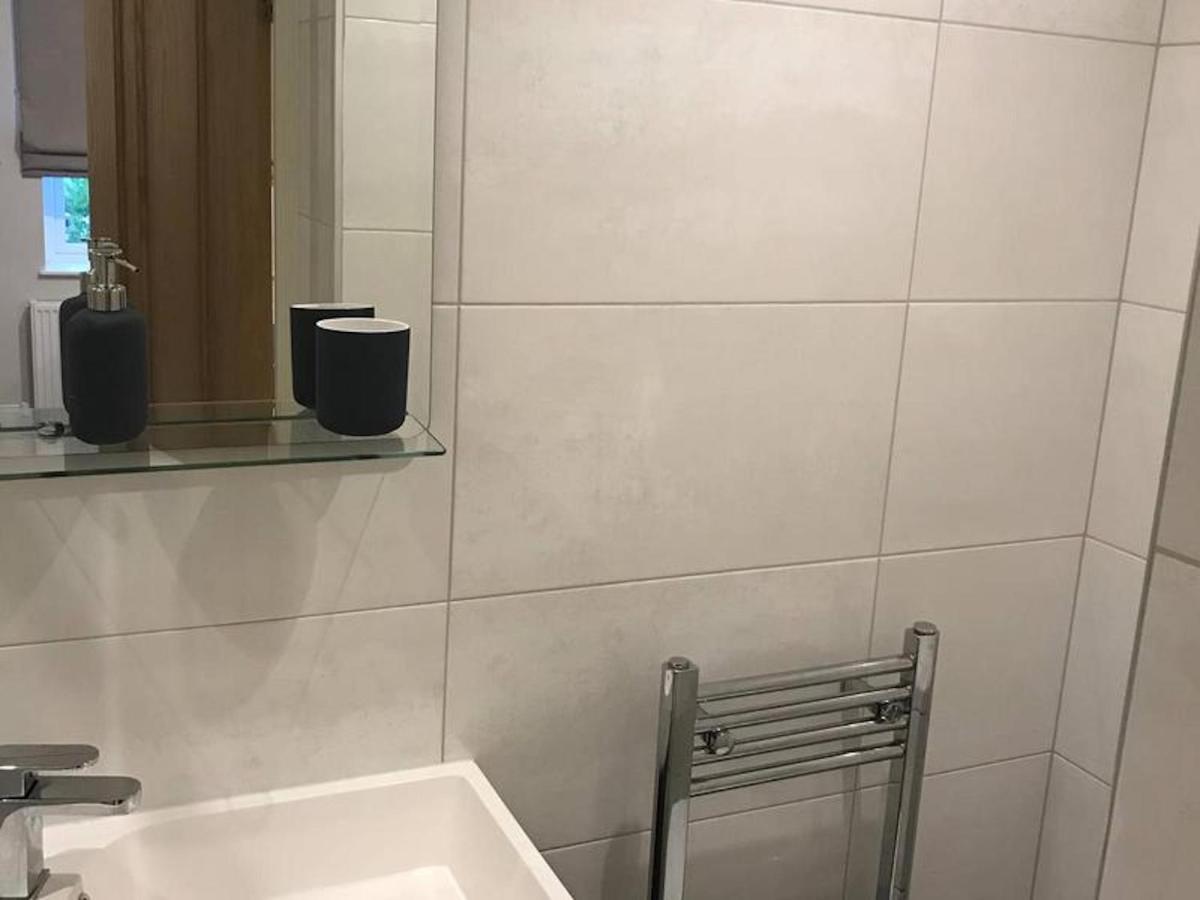 Serviced Appartment 1 Helena 雷丁 外观 照片