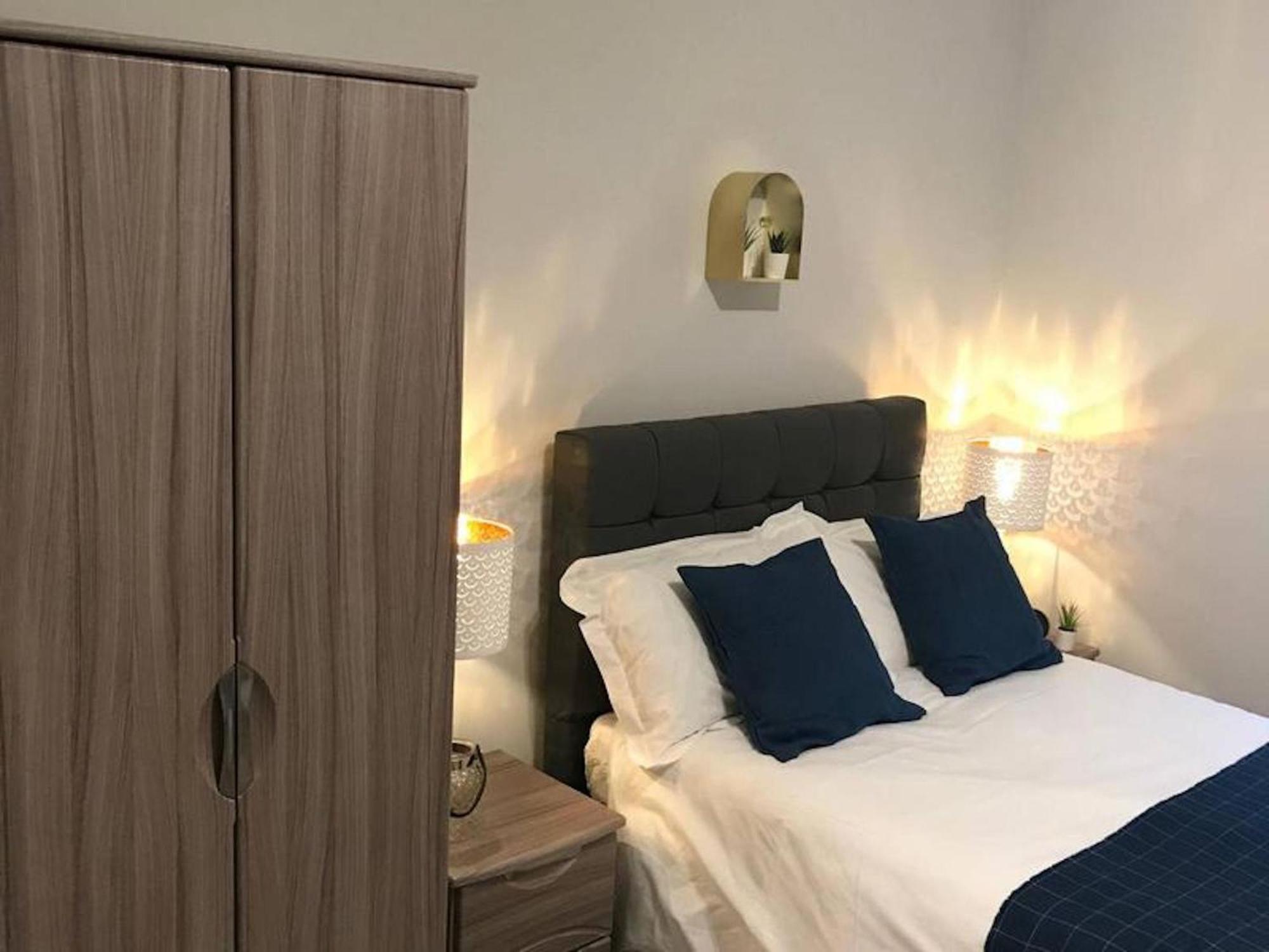 Serviced Appartment 1 Helena 雷丁 外观 照片